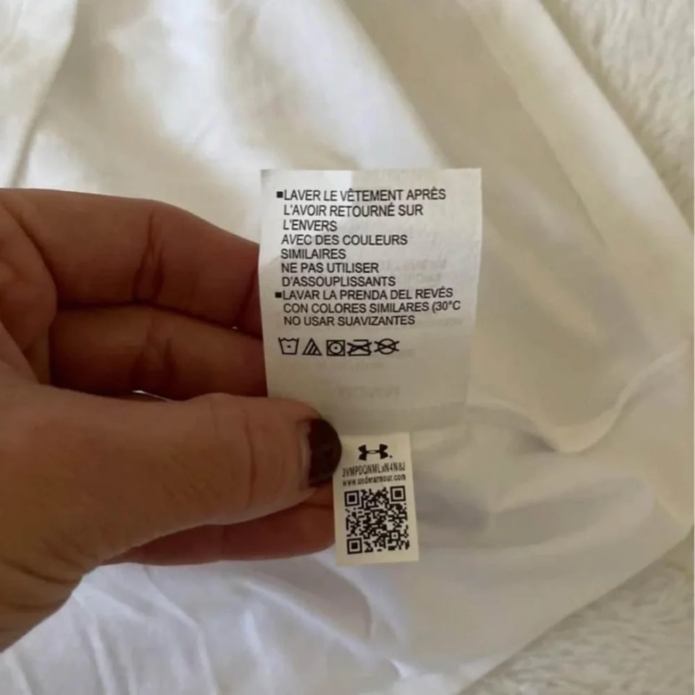 (NWT) The Under Armour Women's Classic White Tee, Medium - Picture 5 of 12